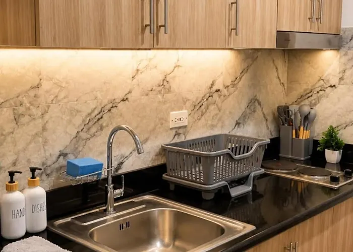 Grey & Wood 1br With Pool View Shore 2 Near Moa Apartment