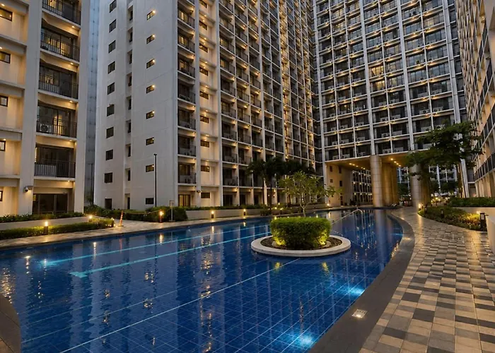 Apartment Grey & Wood 1br With Pool View Shore 2 Near Moa