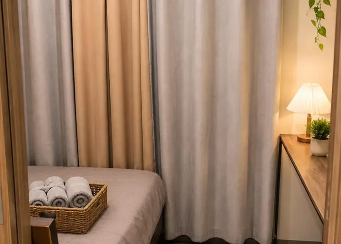 Grey & Wood 1br With Pool View Shore 2 Near Moa Apartment *